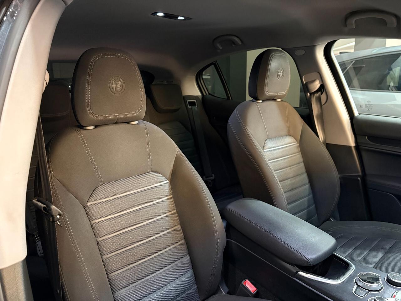 Alfa Romeo Stelvio 2.2 turbo diesel 160cv Auto RWD Business ITALIANA