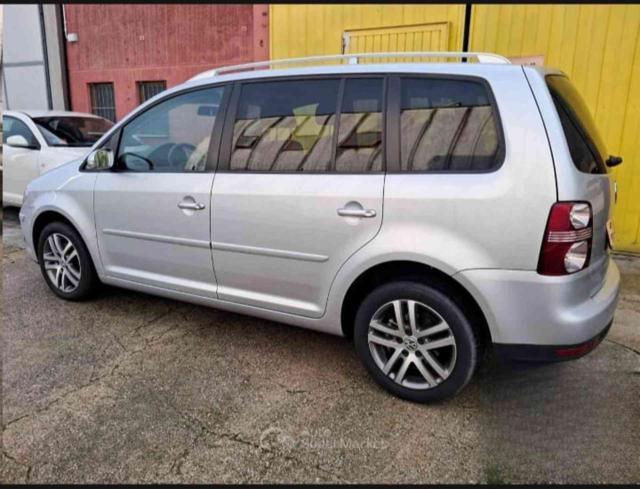 VOLKSWAGEN Touran 2.0 16V TDI Highline 7 porte