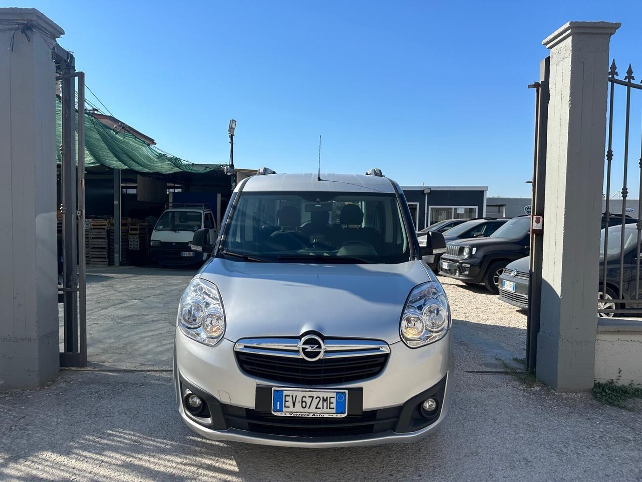Opel Combo Tour 1.6 Diesel 90 Cv 2014 Vettura 5 Po