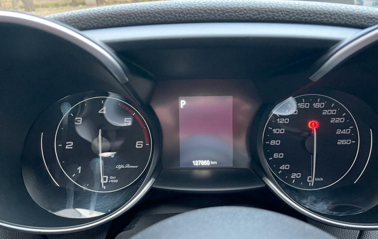 Alfa Romeo Giulia 2.2 Turbodiesel 180 CV Business Sport