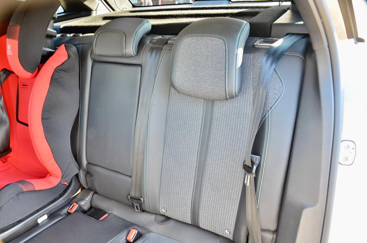 PEUGEOT 3008 1.5 BLUEHDI ALLURE PACK 131cv AUTO, UFF ITALIANA, FARI FULL LED, RETROCAMERA, PERMUTE