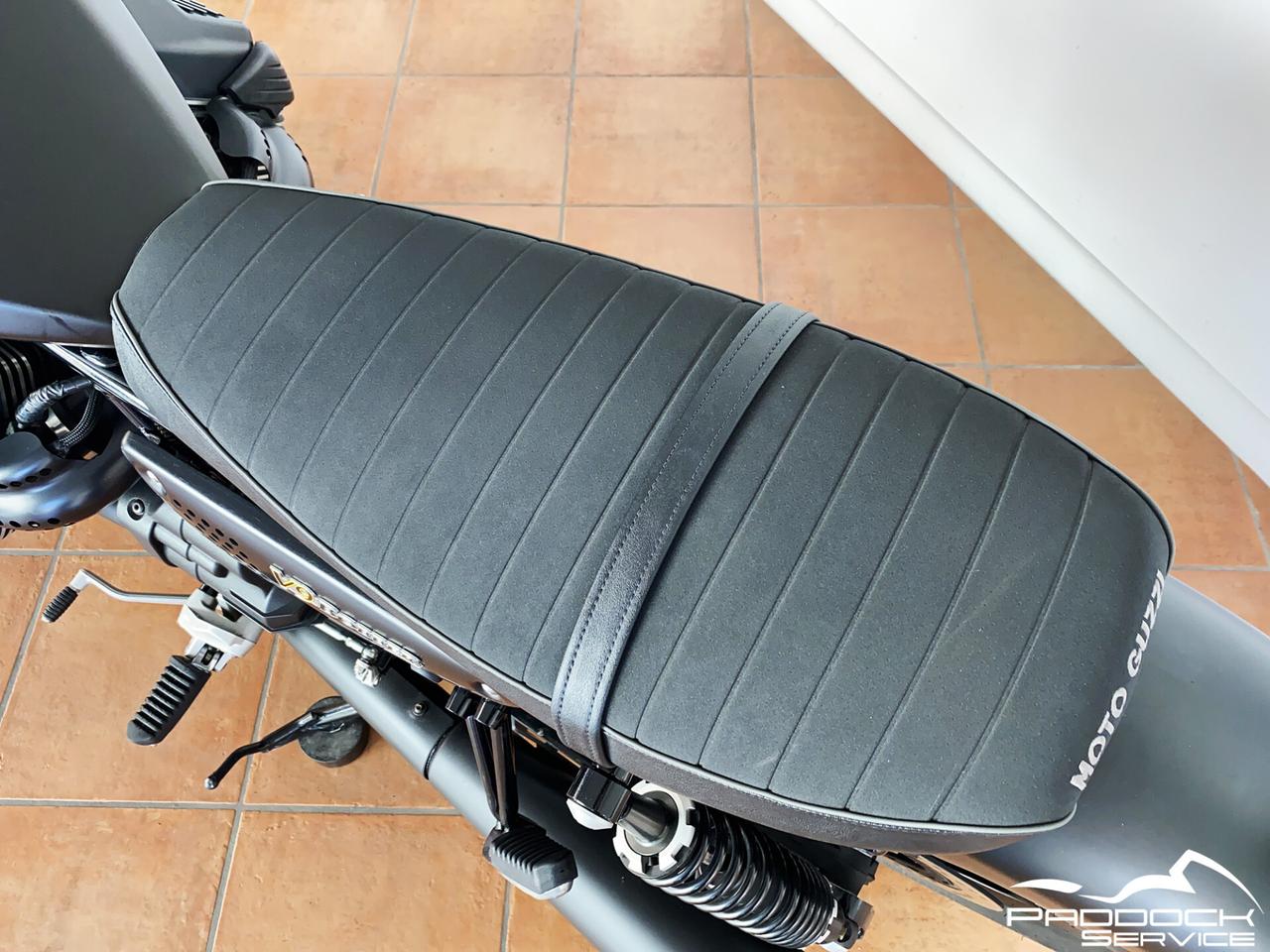 Moto Guzzi V9 Bobber 2016 nero opaco
