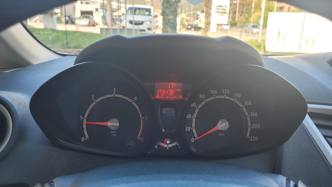 Ford Fiesta 1.4 DIESEL EURO 5B..ADATTA AI NEOPATENTATI..