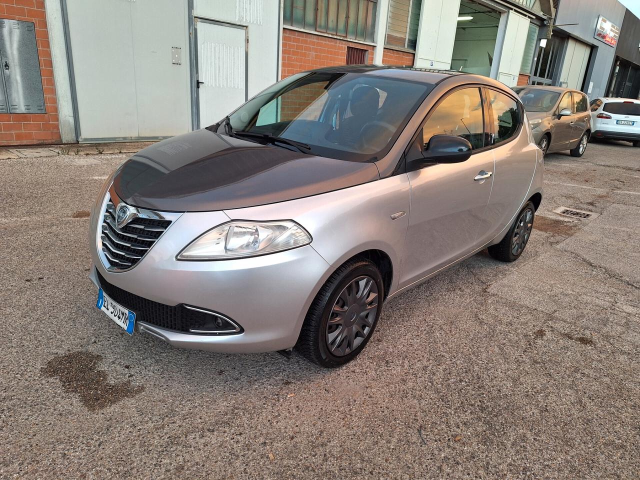 Lancia Ypsilon 1.3 MJT 16V 95 CV 5 porte S&S Platinum NEOPATENTATI CATTENA NUOVA E5B