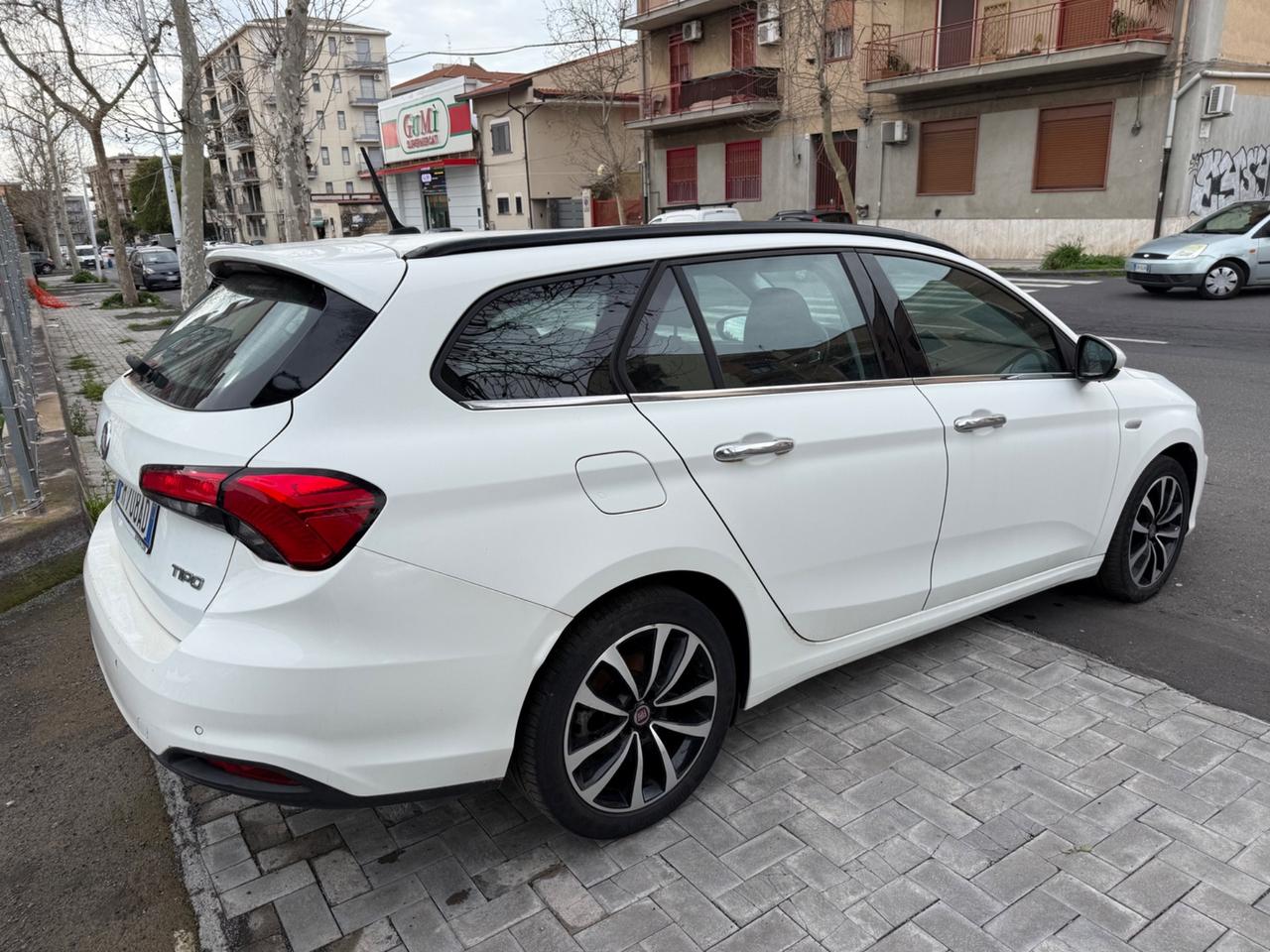 Fiat Tipo 1.6 Mjt S&S SW Lounge