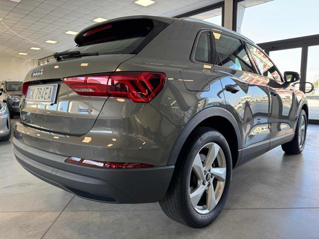 AUDI Q3 40 TDI quattro S tronic Business