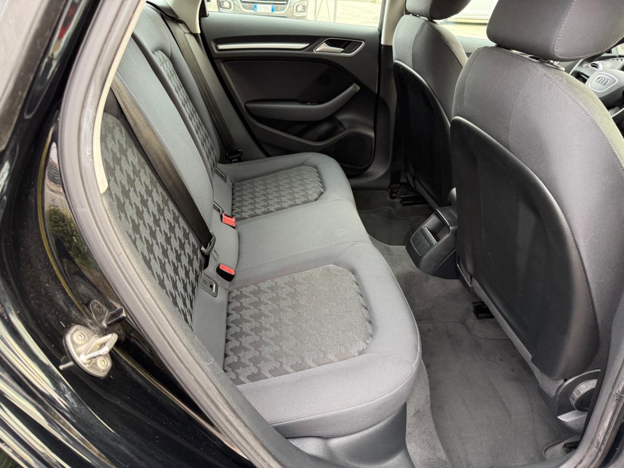 Audi A3 1.6 TDI 5PORTE .UNICO PROPRIETARIO