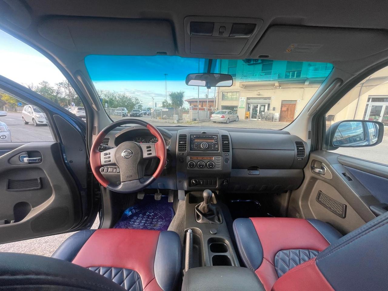 Nissan Navara 2.5 dCi 4 porte Double Cab LE