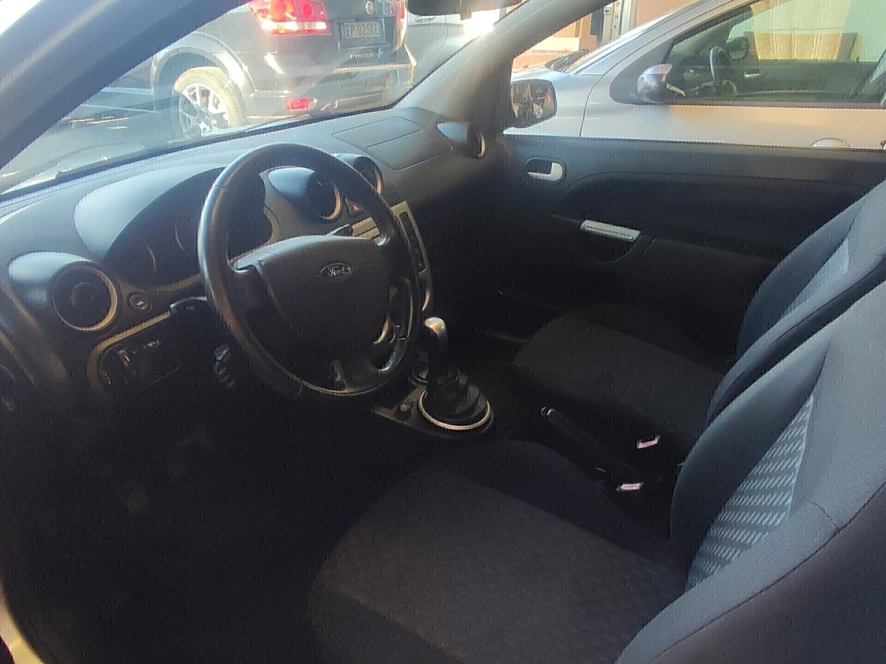 Ford Fiesta 1.6 TDCi 3p. Ghia