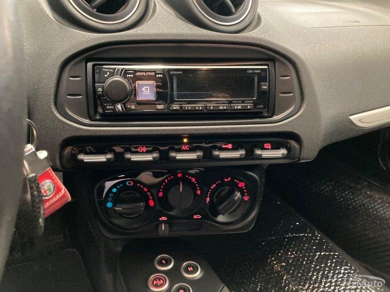 Alfa Romeo 4C 1750 TBi