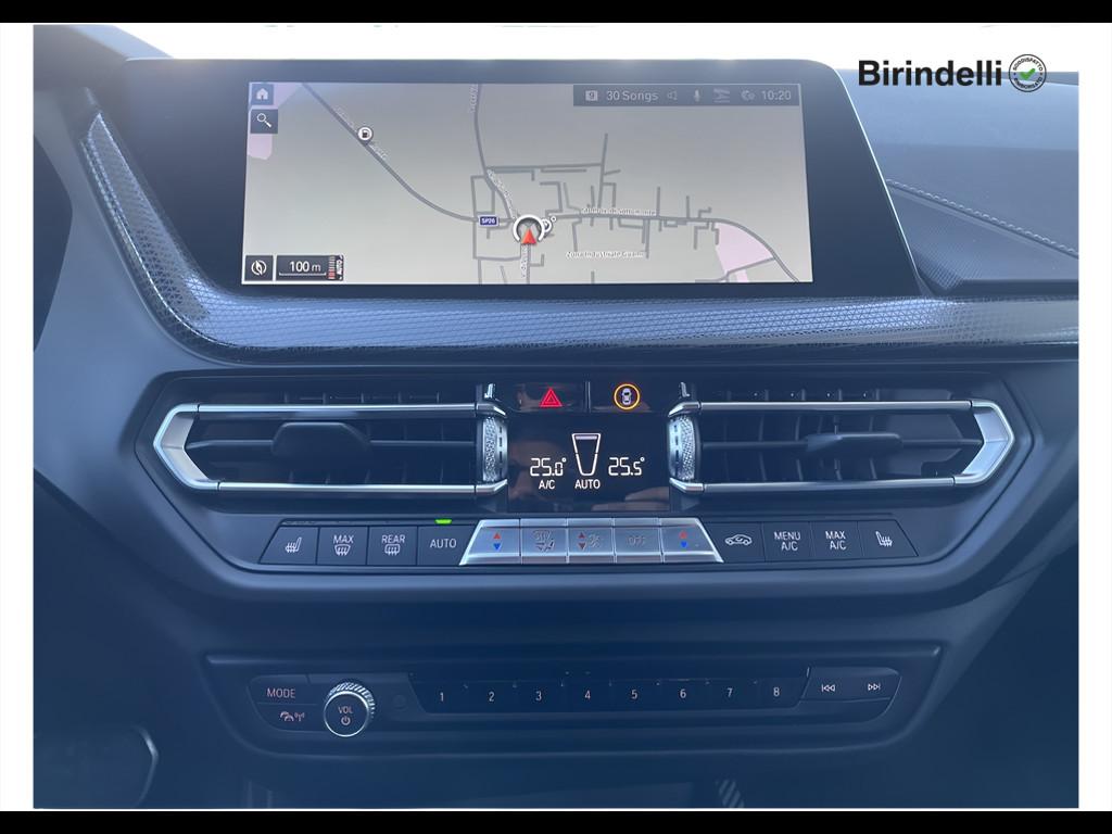 BMW Serie 1 (F40) - M 135i xDrive