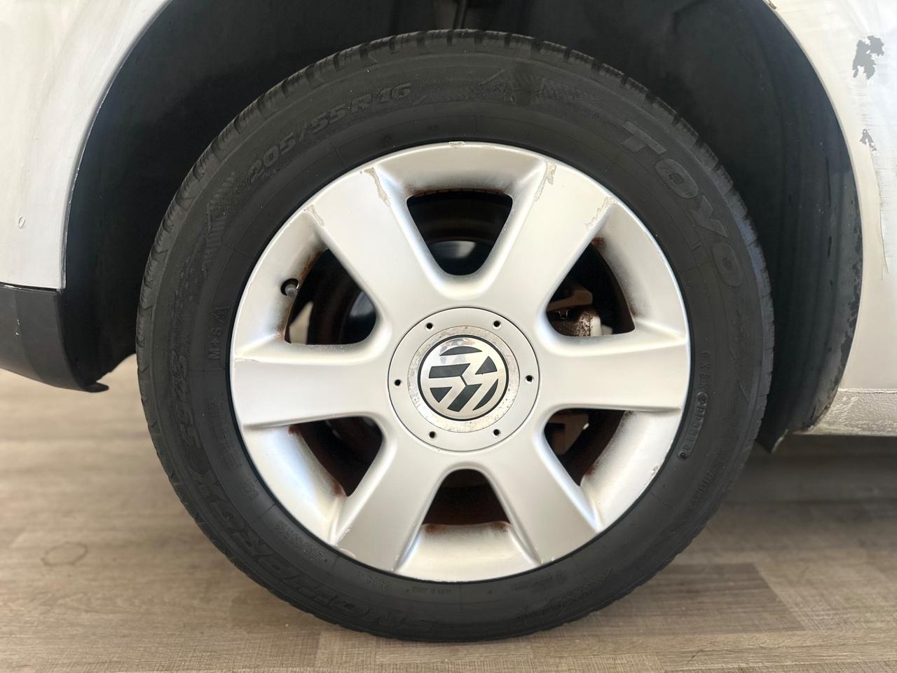 Volkswagen Touran 2.0 16V TDI DSG Highline 7 POSTI