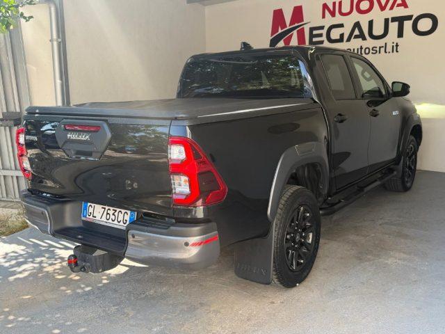 TOYOTA Hilux 2.8 D A/T 4WD 4 porte Double Cab Invincible