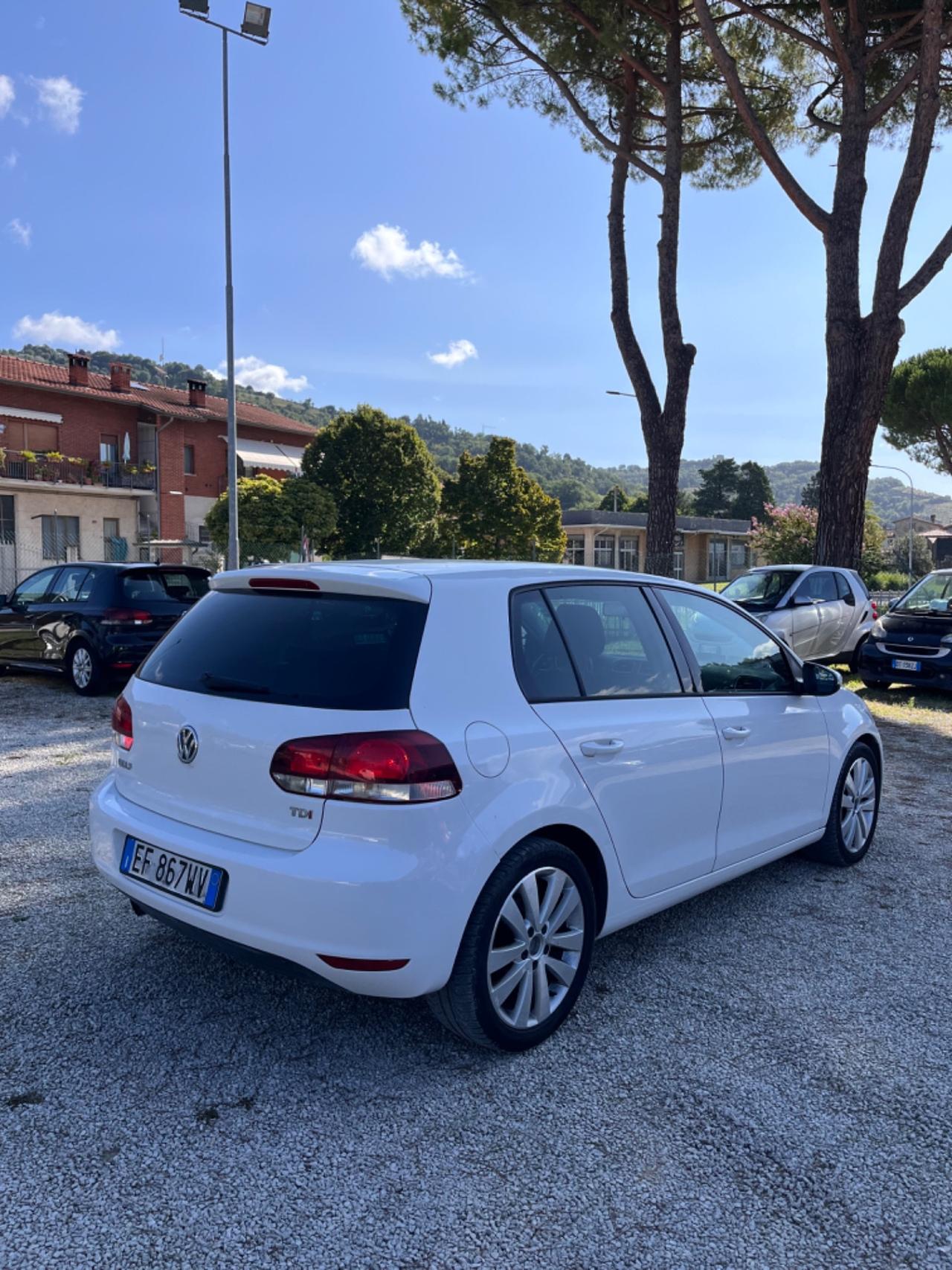 Volkswagen Golf 6 1.6 TDI Highline NEOPATENTATI
