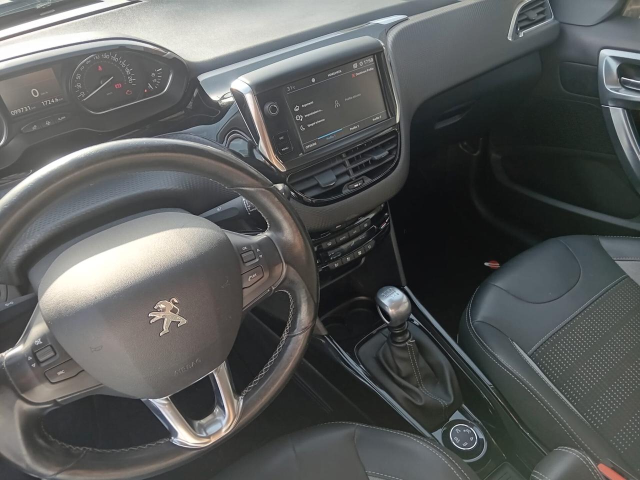 Peugeot 2008 BlueHDi 100 S&S Allure