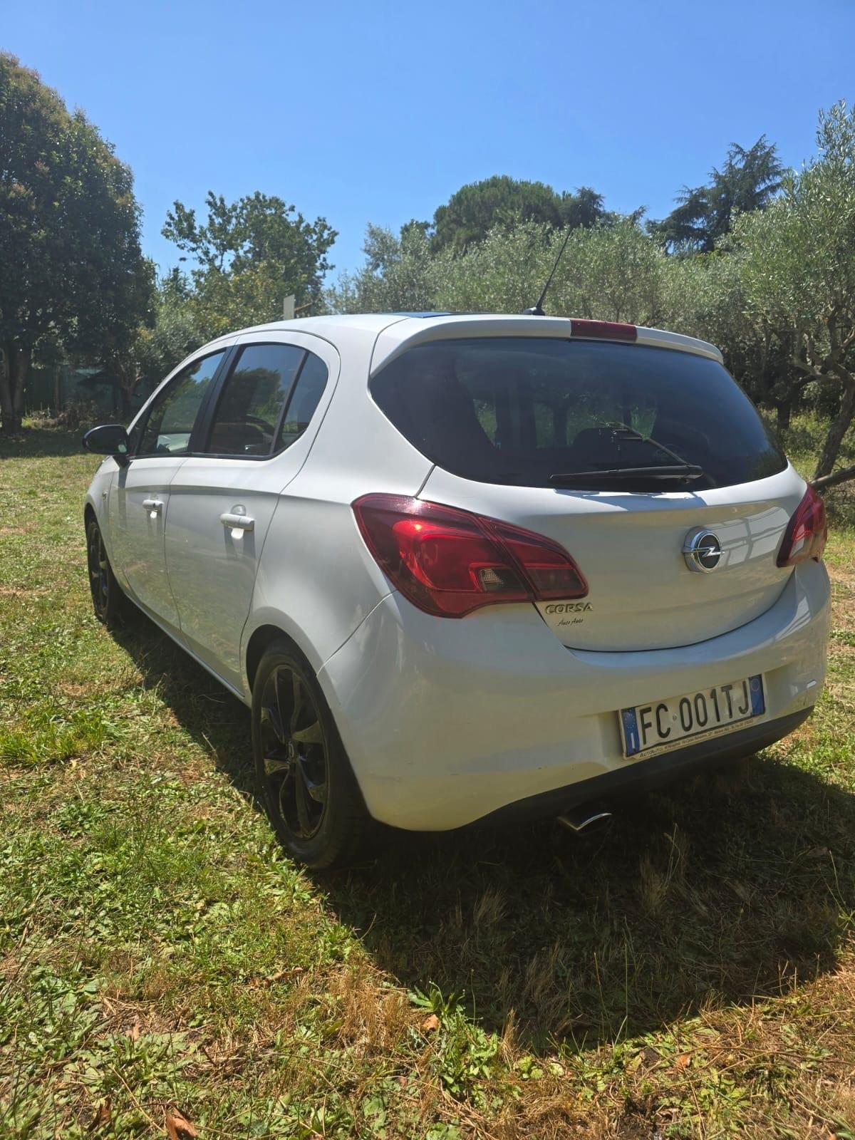 Opel Corsa 1.2 5 porte b-Color