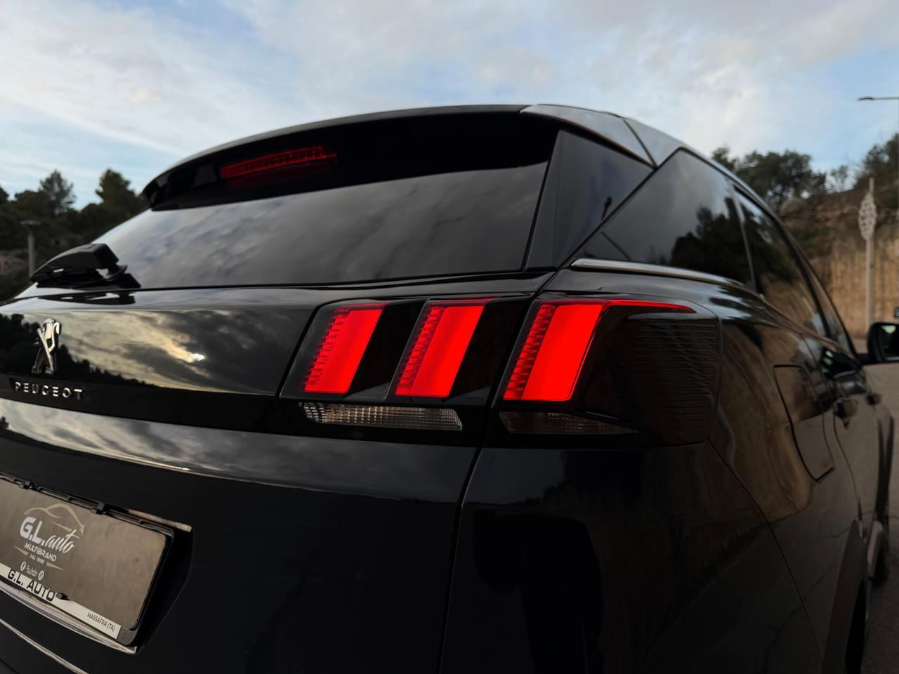 Peugeot 3008 GT-LINE/2.0 EAT8 177CV/GANCIO/PELLE/18"