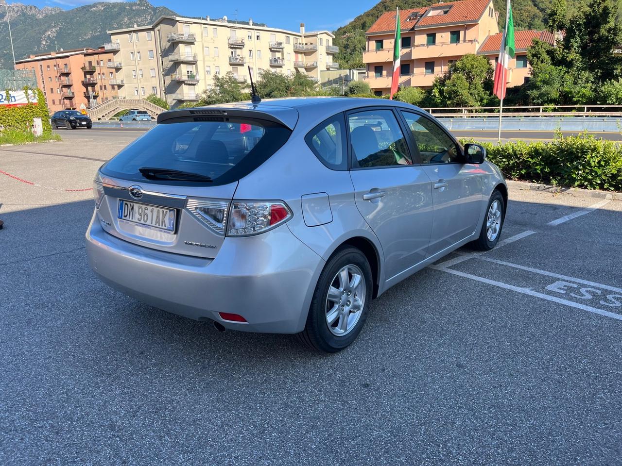 Subaru Impreza 1.5R 4x4