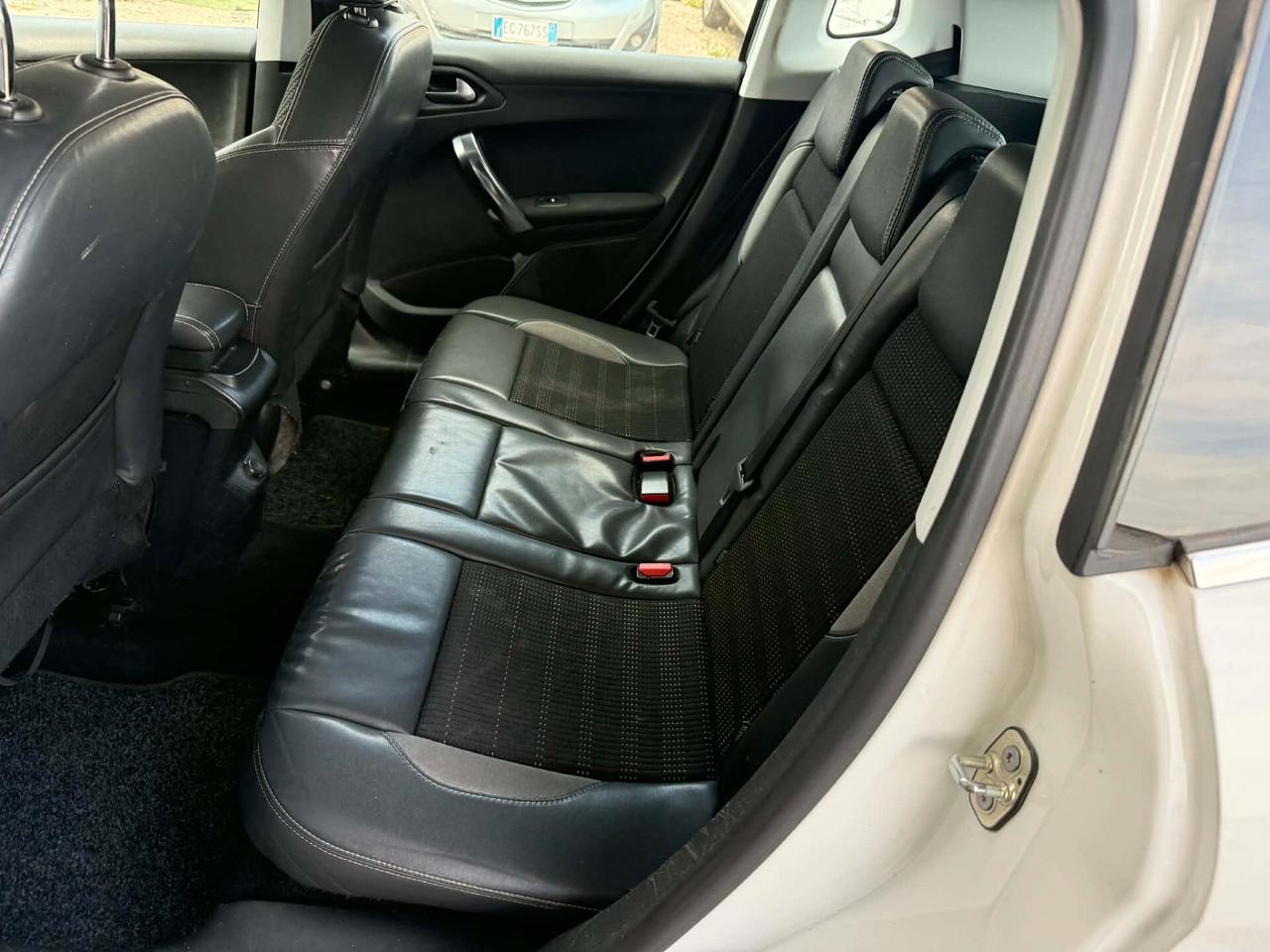 Peugeot 2008 1.6 e-HDi 92 CV - 2014