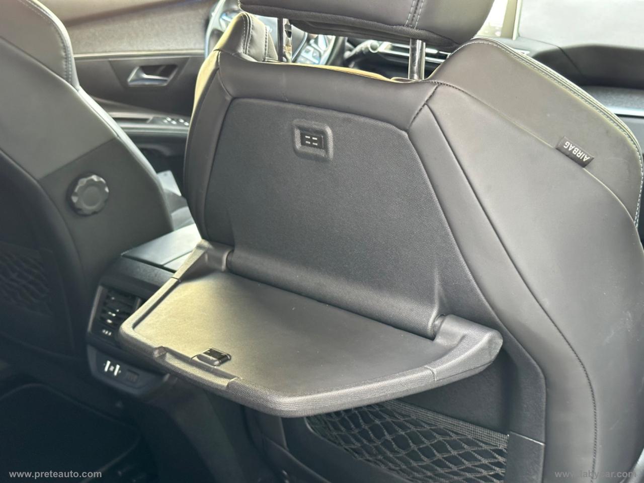PEUGEOT 5008 BlueHDi 130 S&S Crossway