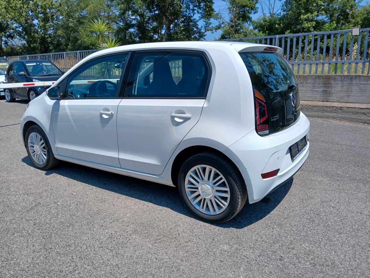 Volkswagen 1.0 5p. EVO beats up! BlueMotion Technology
