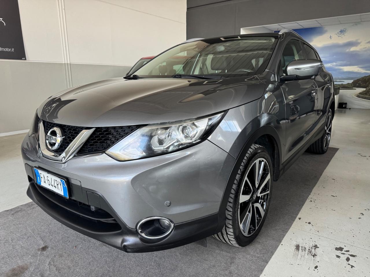 Nissan Qashqai 1.6 dCi tetto/camera