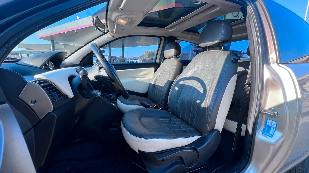 Lancia Ypsilon 1.3 MJT 75 CV Platino