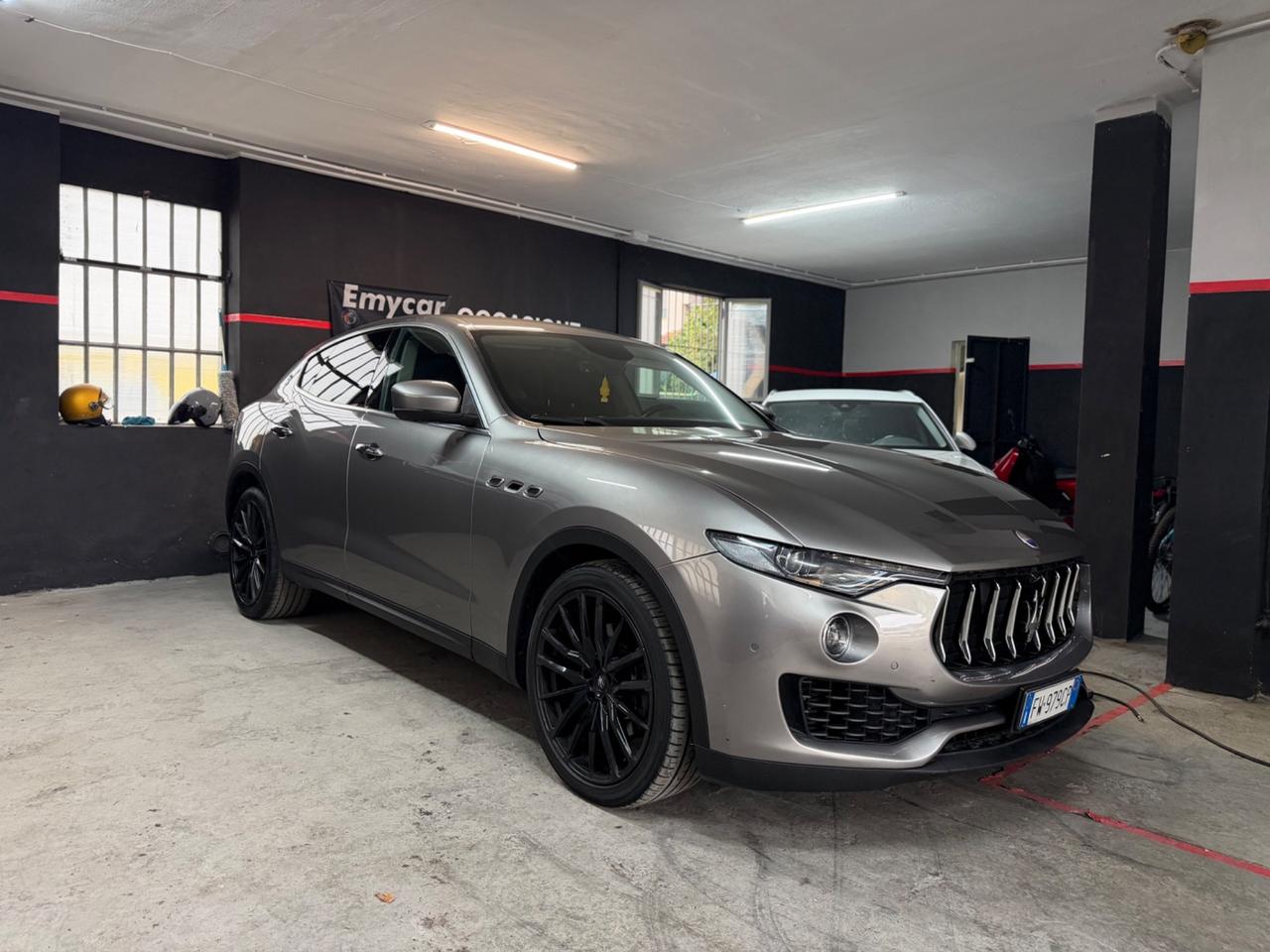 Maserati Levante V6 Diesel 275 CV AWD Granlusso
