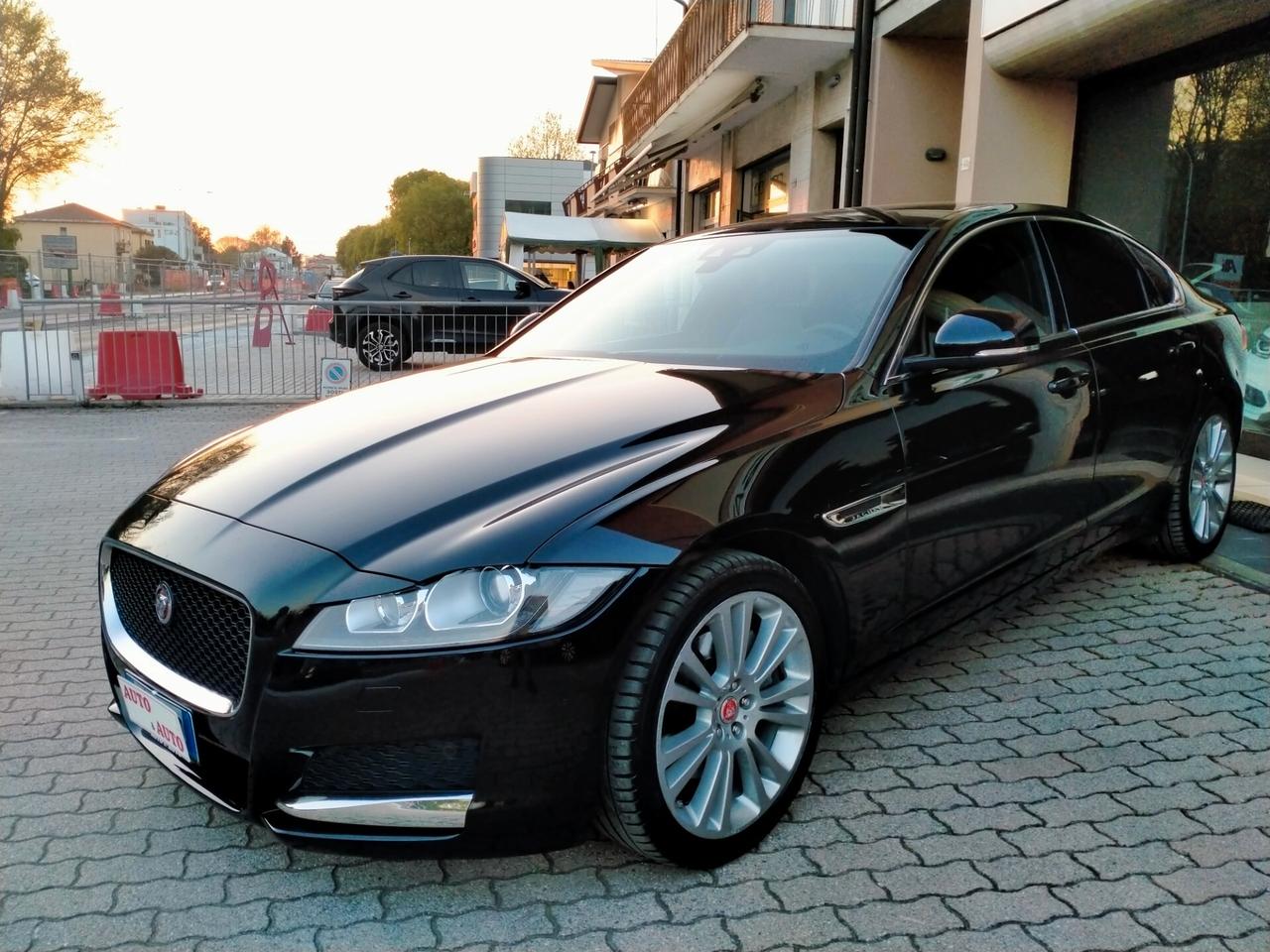 Jaguar XF 2.0D i4 180CV AWD PORTFOLIO MODEL YEAR 2019 MERIDIAN DIGITAL SOUND SYSTEM 380W