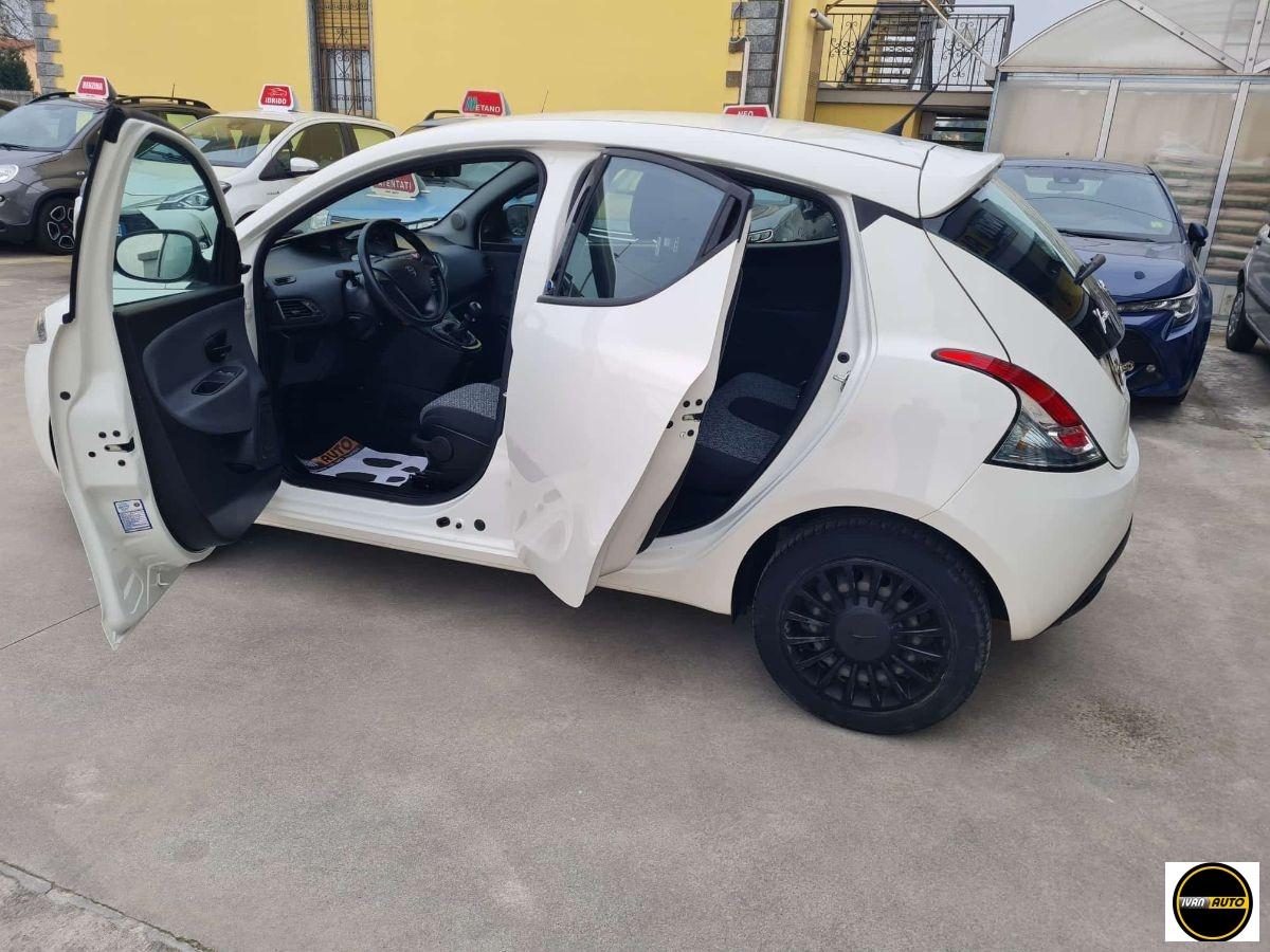 LANCIA Ypsilon 1.2 Benzina-26.000 Km-Neopatentati