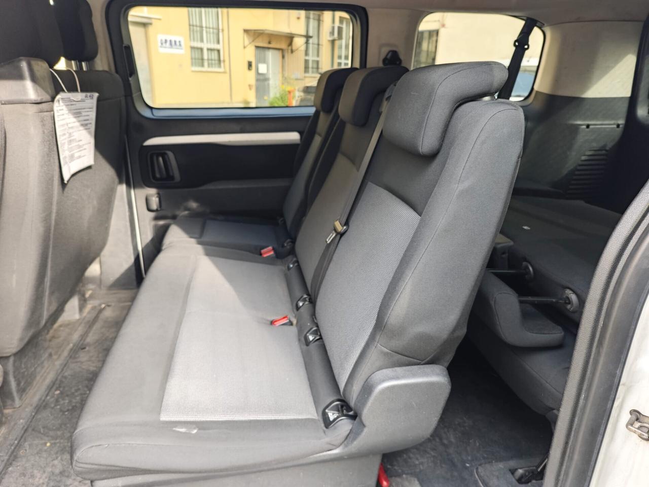 Peugeot Traveler- Pulmino 9 posti-2017