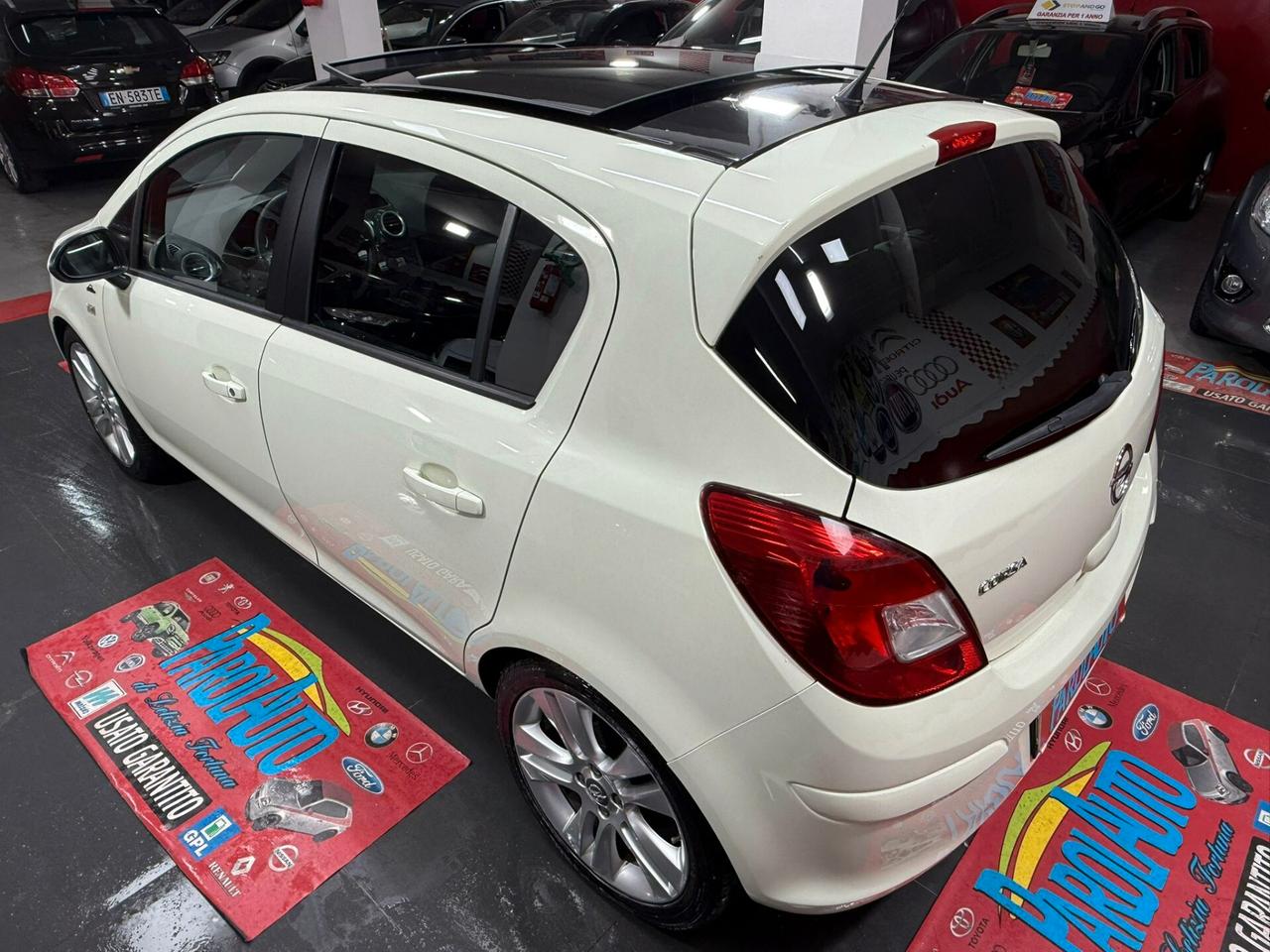 Opel Corsa 1.2 86cv Cosmo - 2011