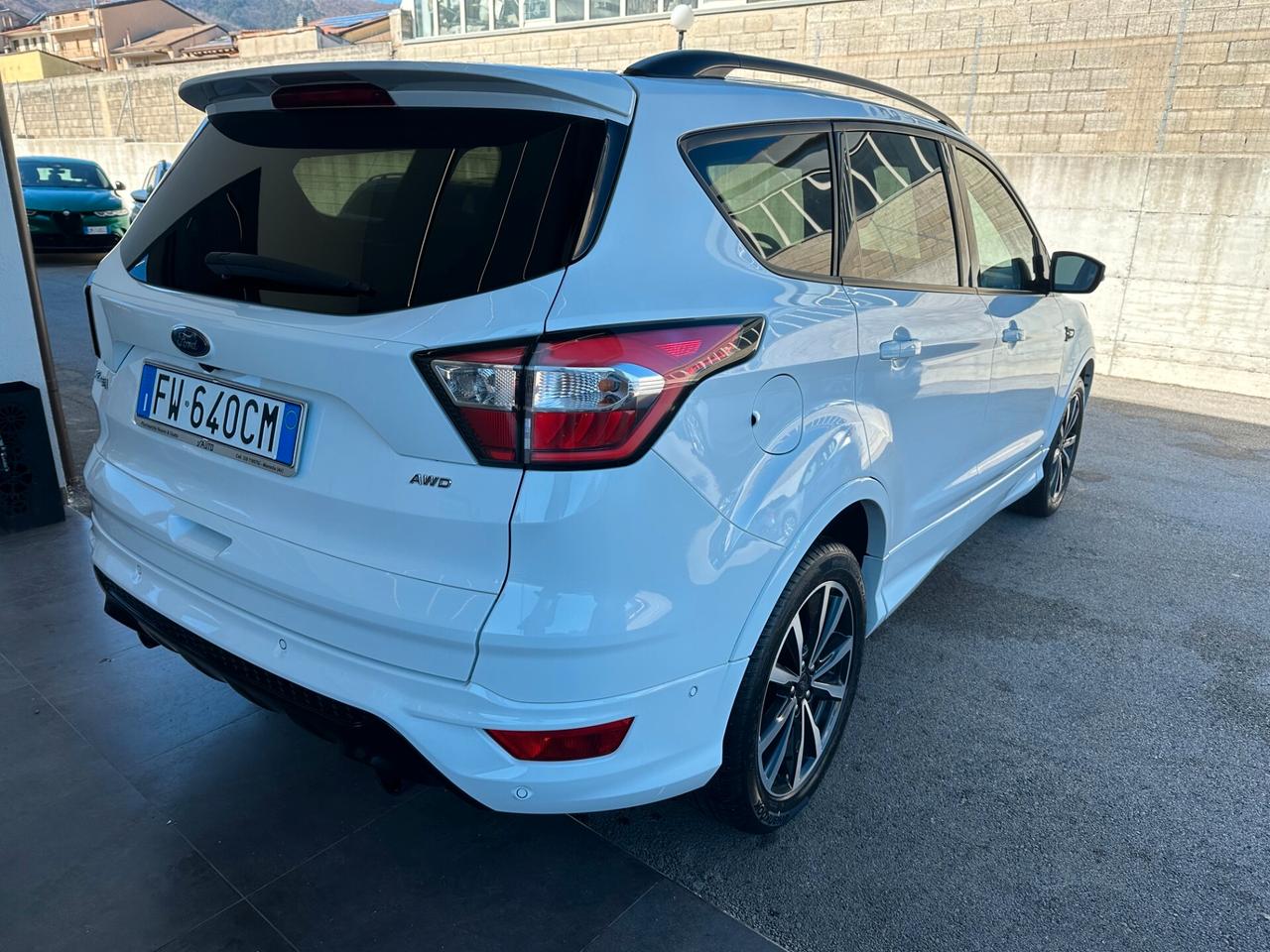 Ford Kuga 2.0 TDCI 180 CV S&S 4WD Powershift ST-Line