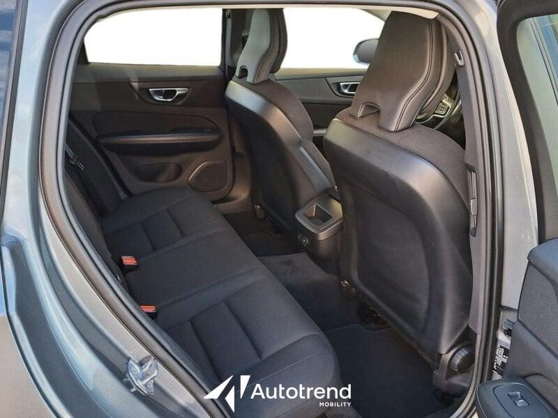 Volvo V60 B4 197+14 CV Mild Hybrid Diesel Automatica Momentum Business