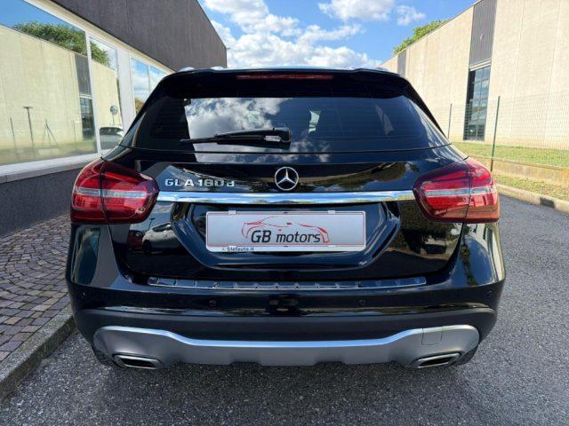 MERCEDES-BENZ GLA 180 d Sport NAVI - LED - PDC POST. - BT - 18