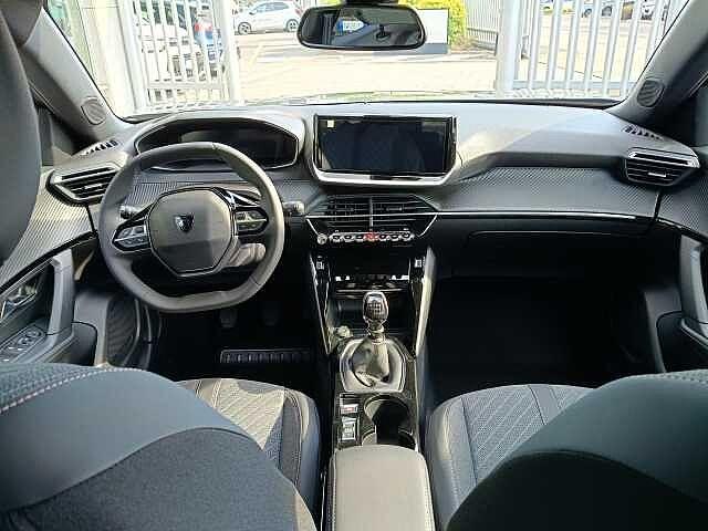 Peugeot 2008 1.2 PureTech 100cv ALLURE KM ZERO