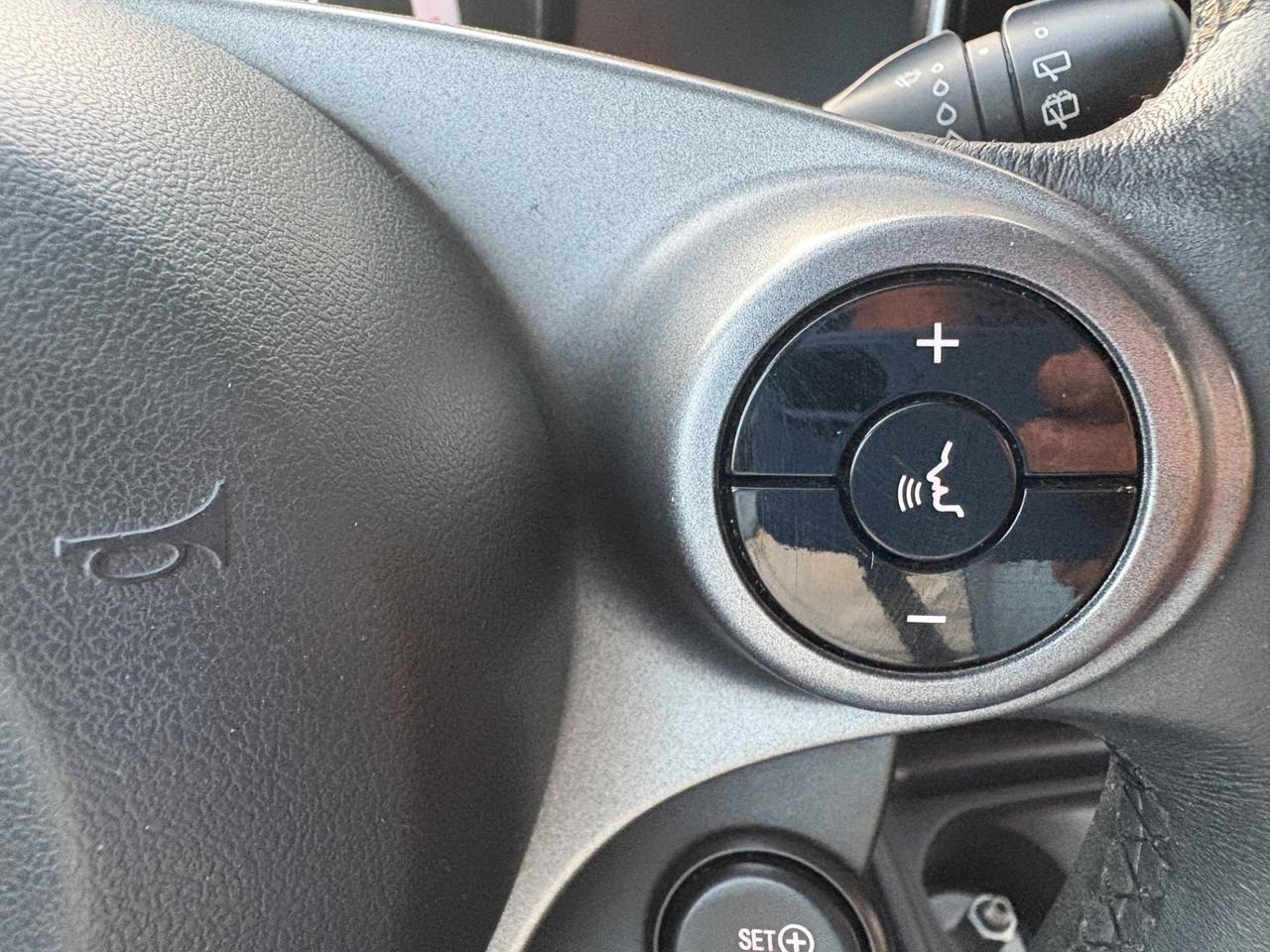 Smart ForFour 1.0 BENZ/GPL*2014”PASSION”