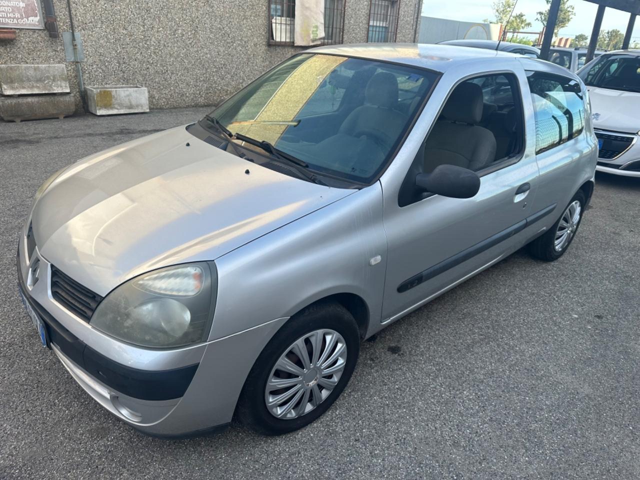 Renault Clio 1.2 16V 3 porte Dynamique