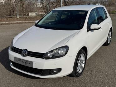 VOLKSWAGEN Golf 1.6 TDI DPF DSG 5p. UNIPROPRIETARIO X NEOPATENTATI