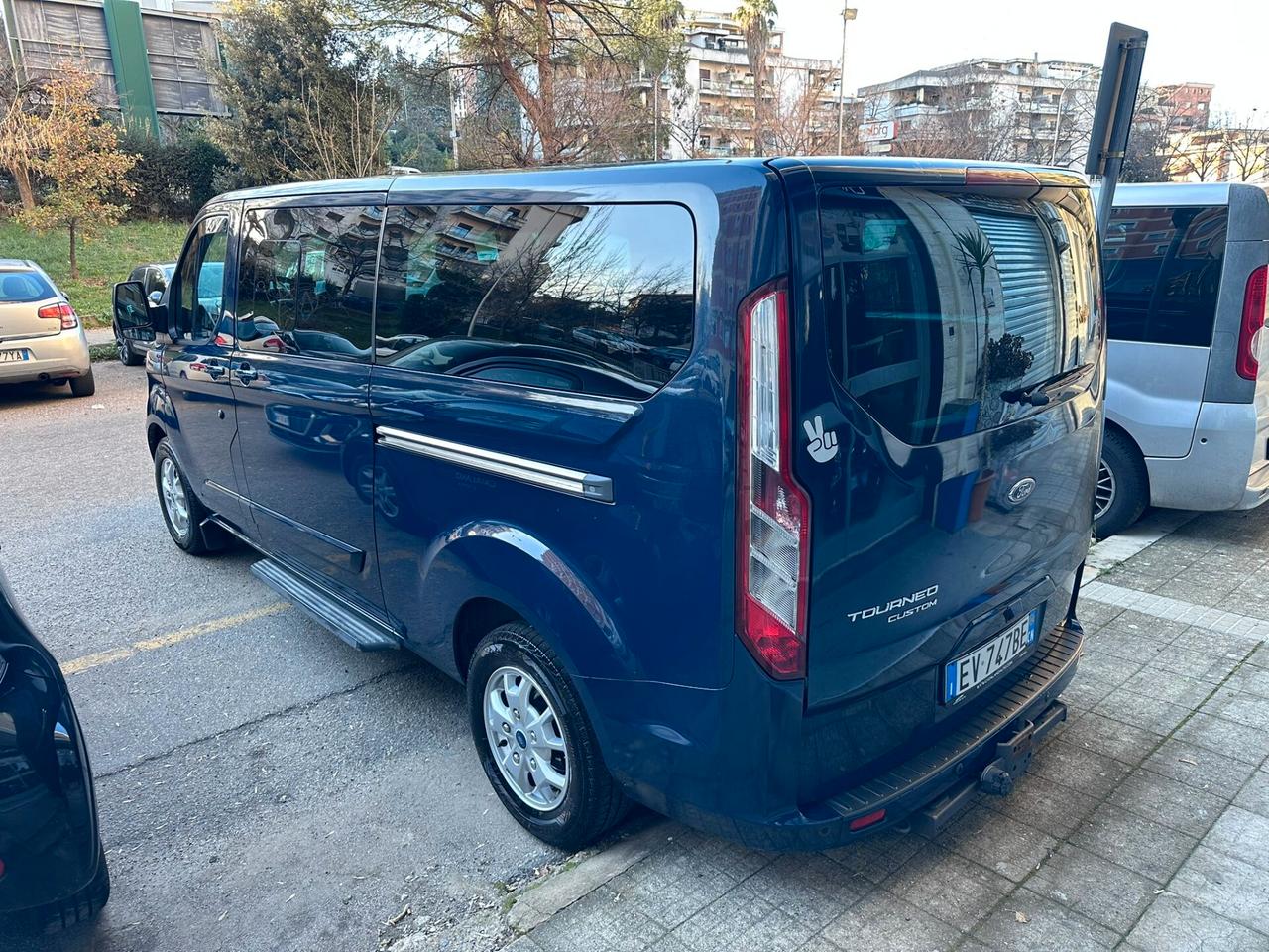 Ford Tourneo Custom 2.2 tdci 9 posti - NOLEGGIO