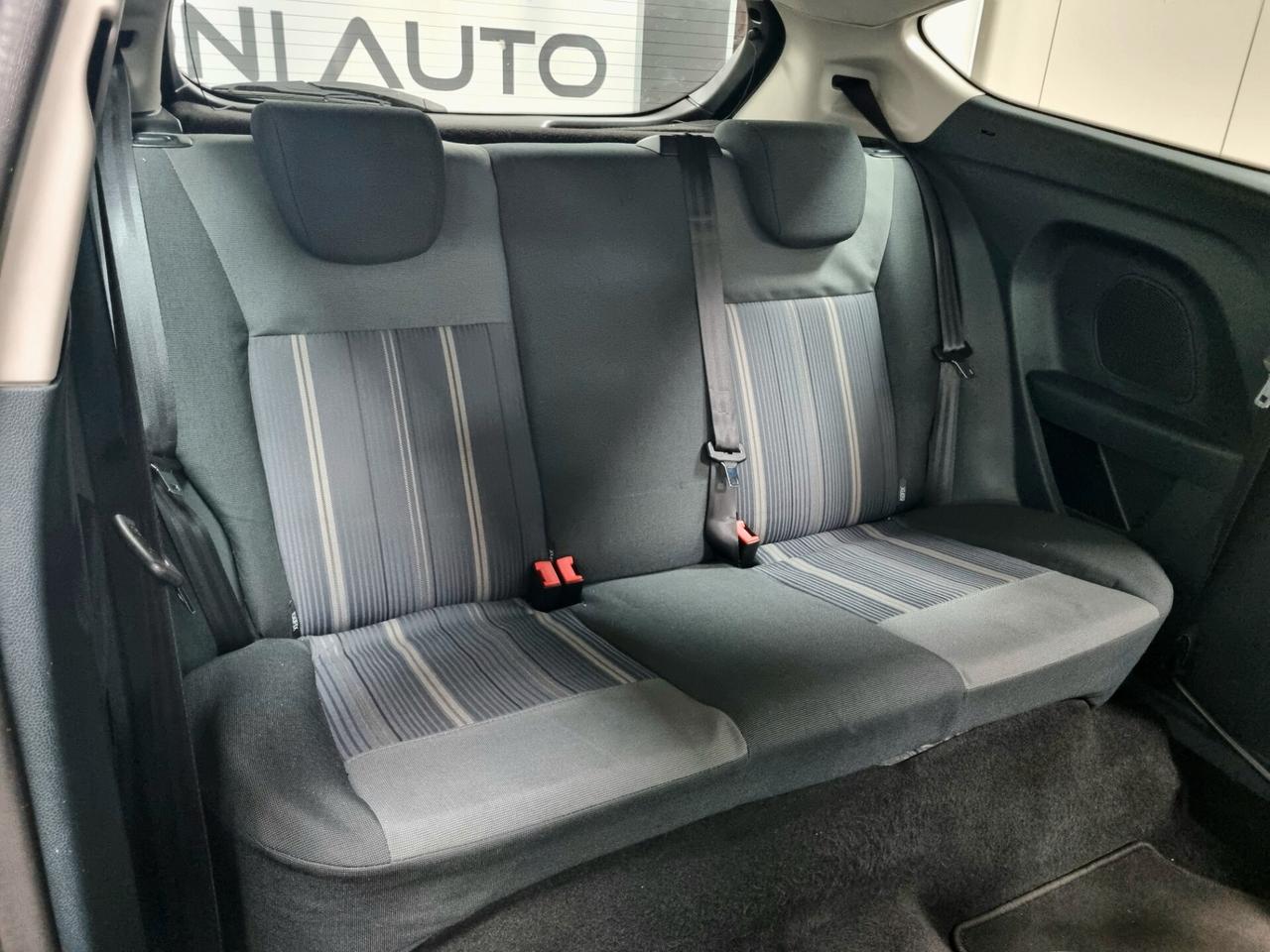 FORD FIESTA 1.2 BENZINA 82CV OK NEOPATENTATI