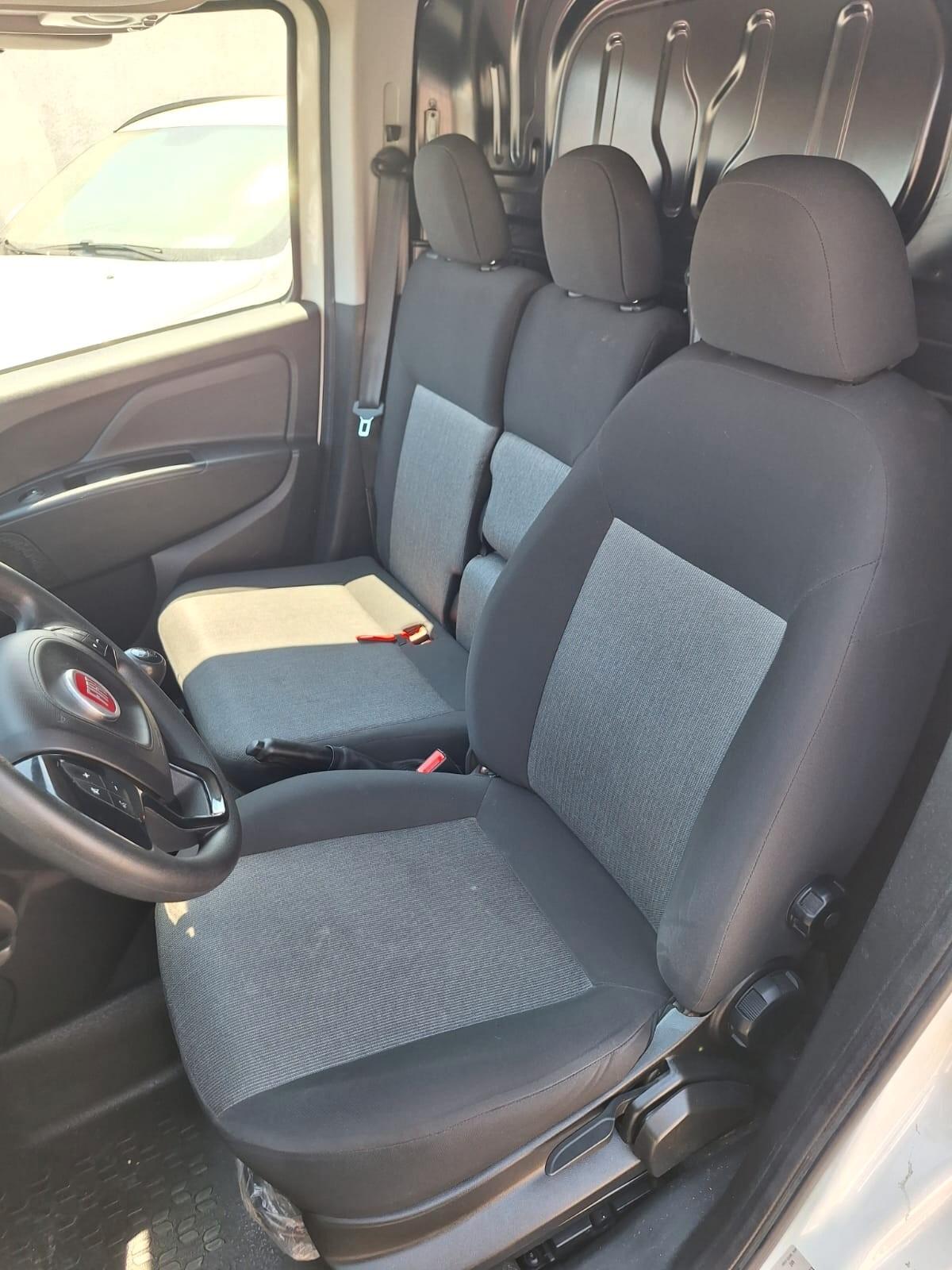 Fiat Doblo 1.6MJT 105CV 3 posti Cargo Lounge 2021
