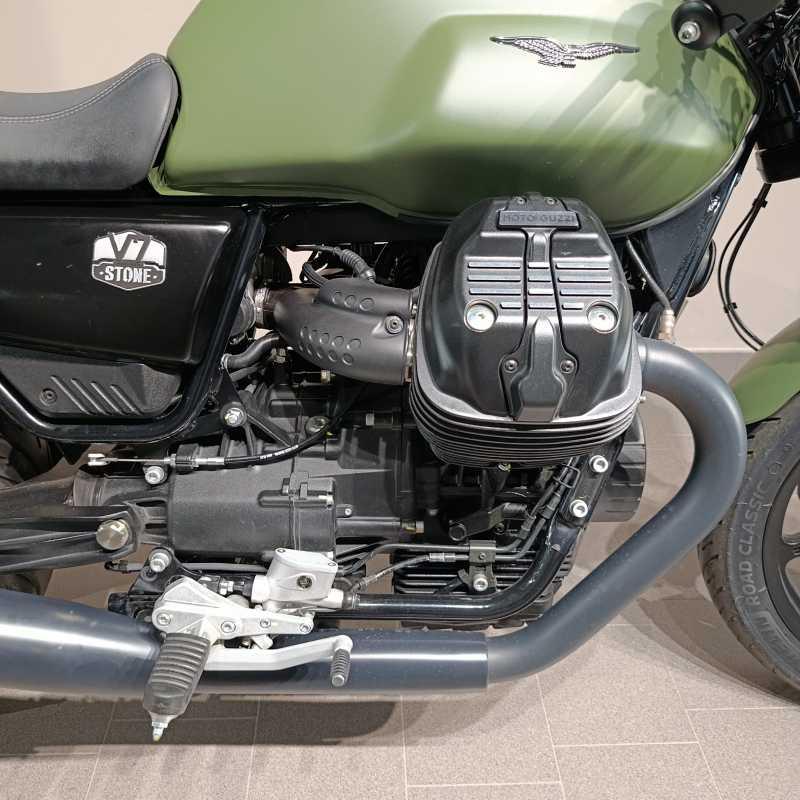 Moto Guzzi V7 Stone - 2024