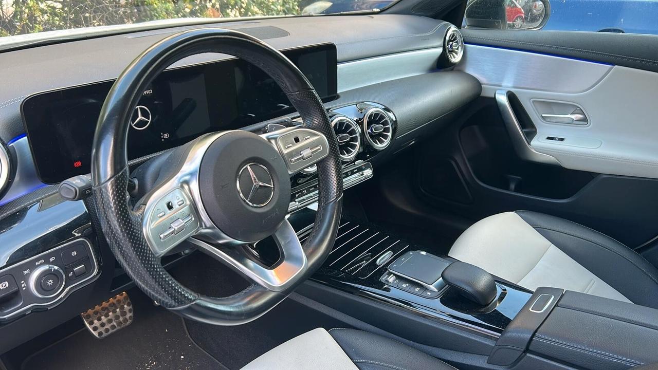 MERCEDES-BENZ CLA 200 d Automatic Premium