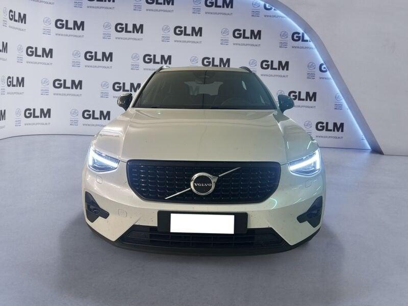 Volvo XC40 B3 automatico Ultra Dark