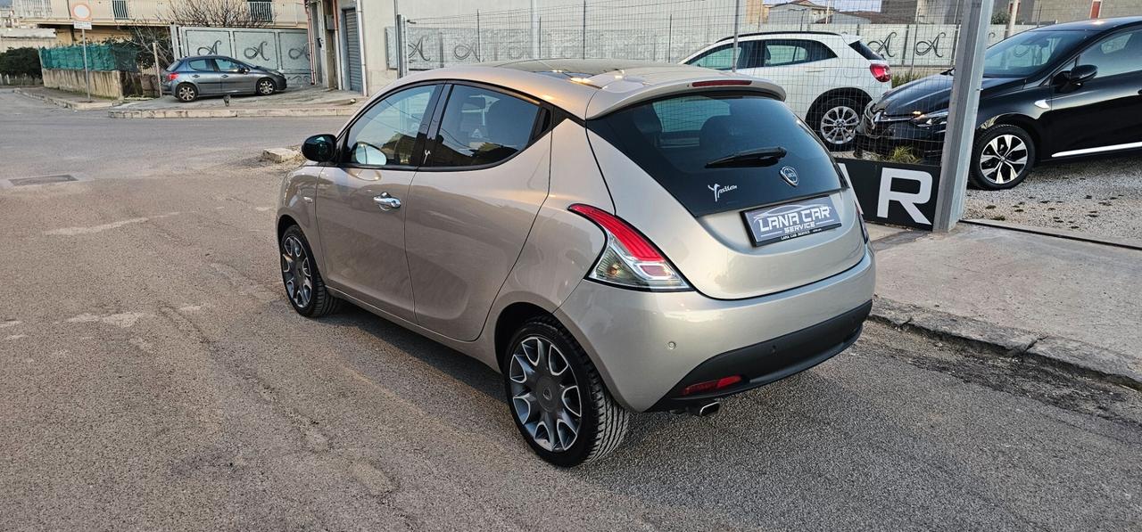 Lancia Ypsilon 1.2 69 CV 5 porte Platinum