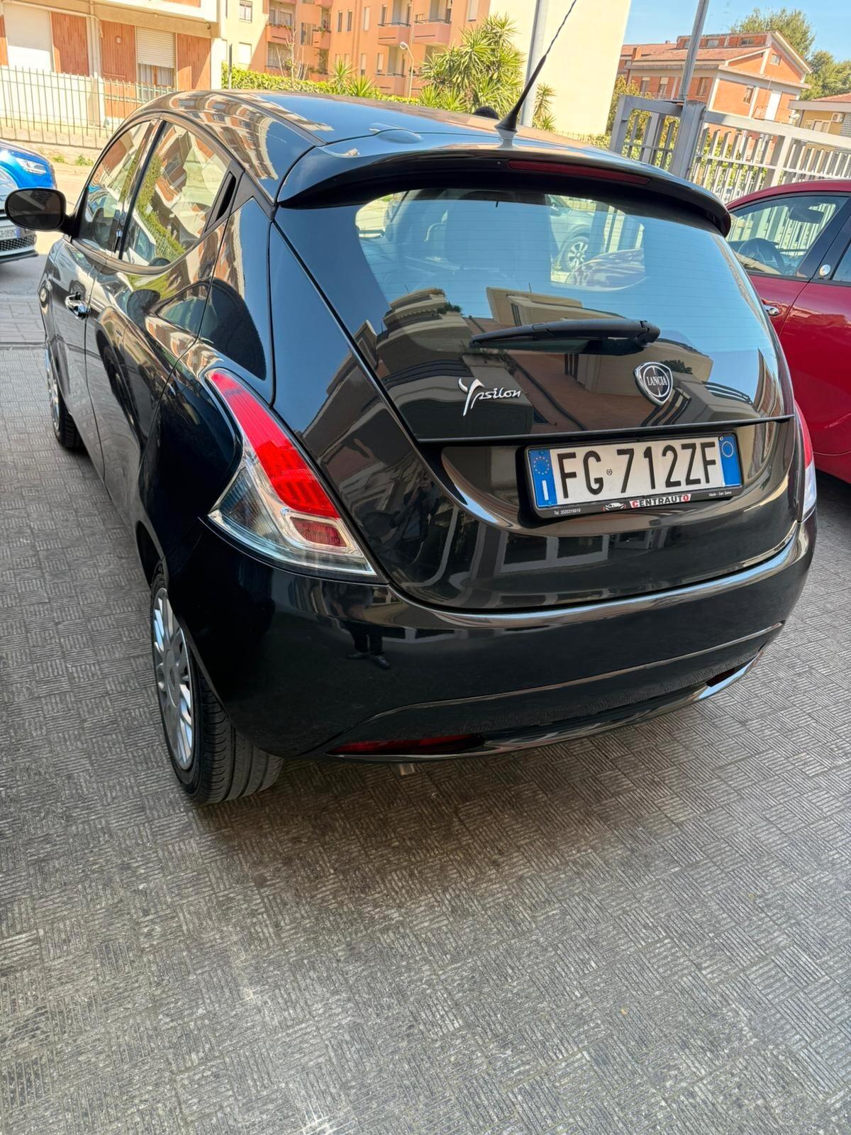Lancia Ypsilon 1.2 69 CV 5 porte Platinum