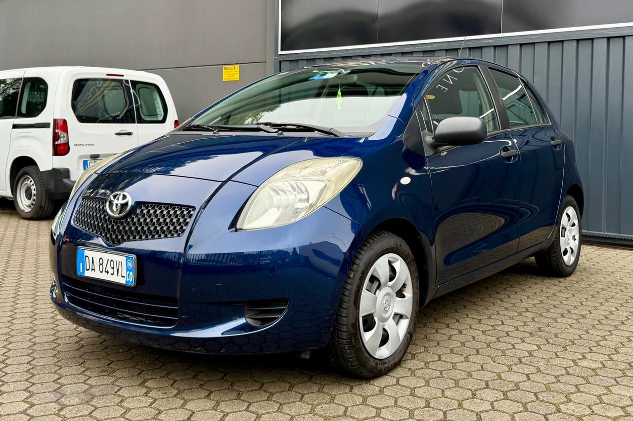 Toyota Yaris 1.0 5 porte