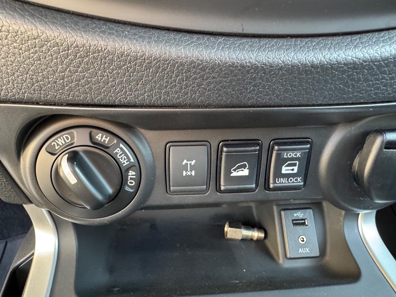 Nissan Navara 2.3 dCi 4WD King Cab, Pedana Scorrevole, hardtop