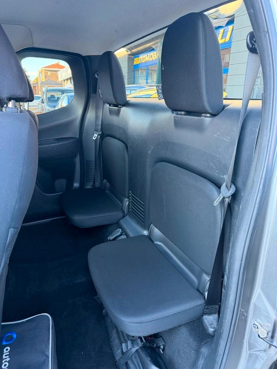 Nissan Navara 2.3 dCi 4WD King Cab Acenta